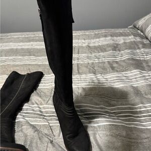 Stylish Black Wedges for Everyday Elegance